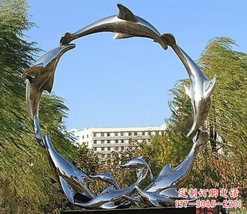 成都该雕塑的内容、设计理念和文化意义。