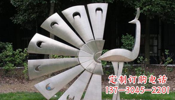 成都不锈钢孔雀雕塑—景观中的瑰宝