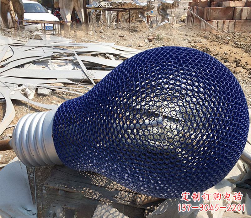 成都不锈钢镂空灯泡雕塑精美灯光装置