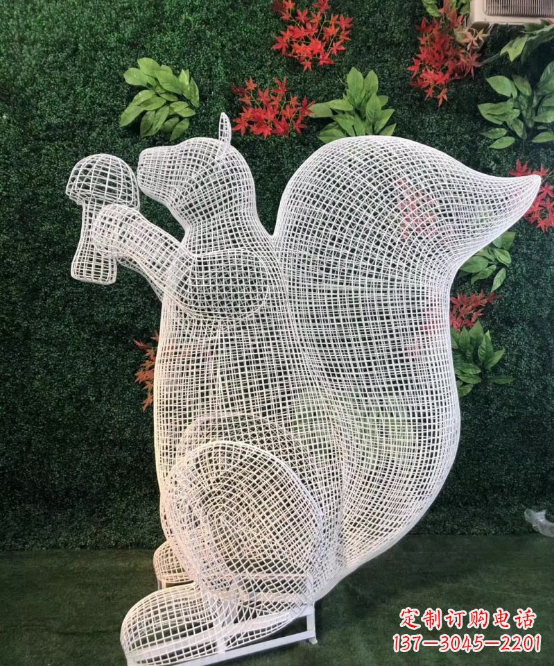成都不锈钢松鼠雕塑展现自然的美