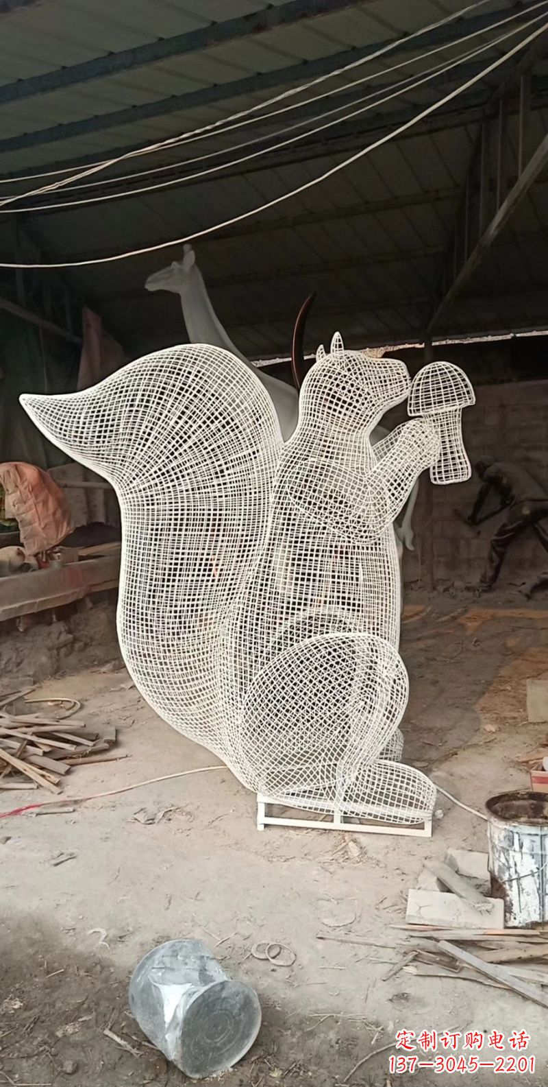 成都不锈钢松鼠雕塑精美的艺术作品