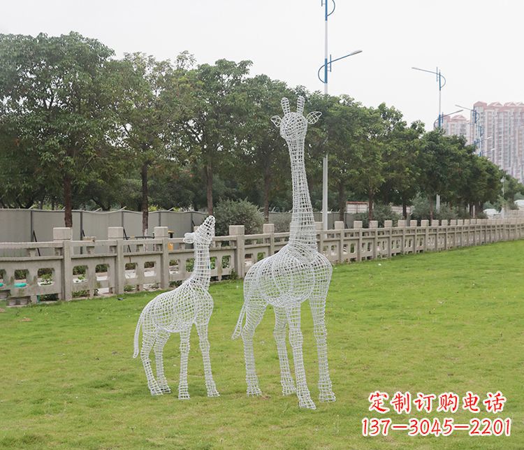 成都精美的不锈钢长颈鹿雕塑