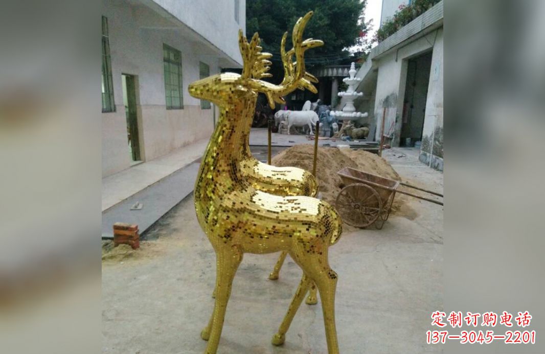 成都不锈钢鹿公园的动物雕塑
