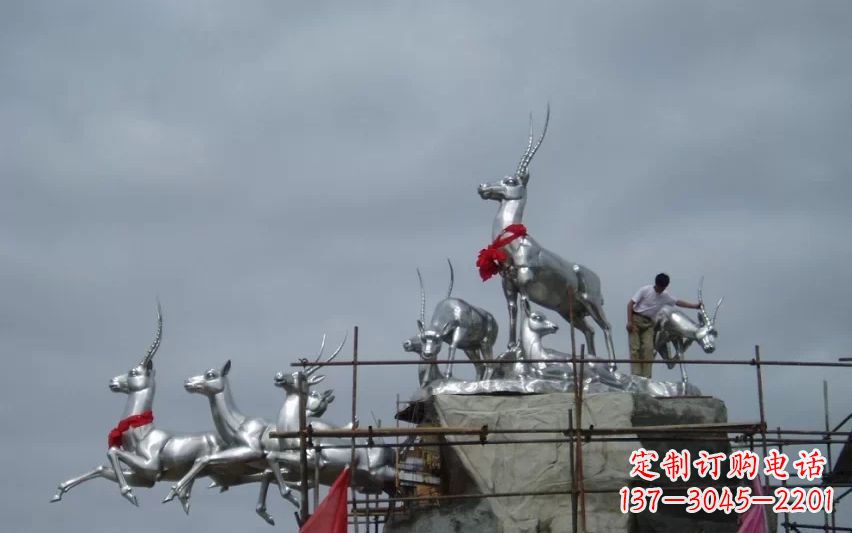 成都不锈钢动物雕塑——美丽宁静的自然之美