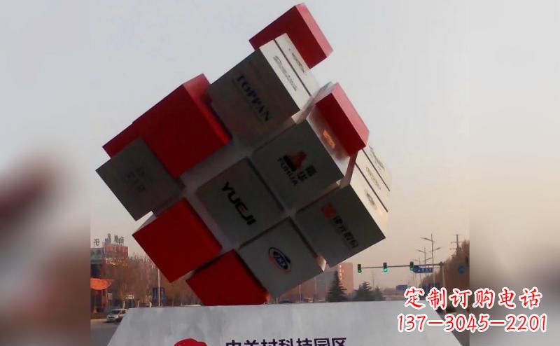 成都不锈钢魔方雕塑艺术精灵的精彩表现