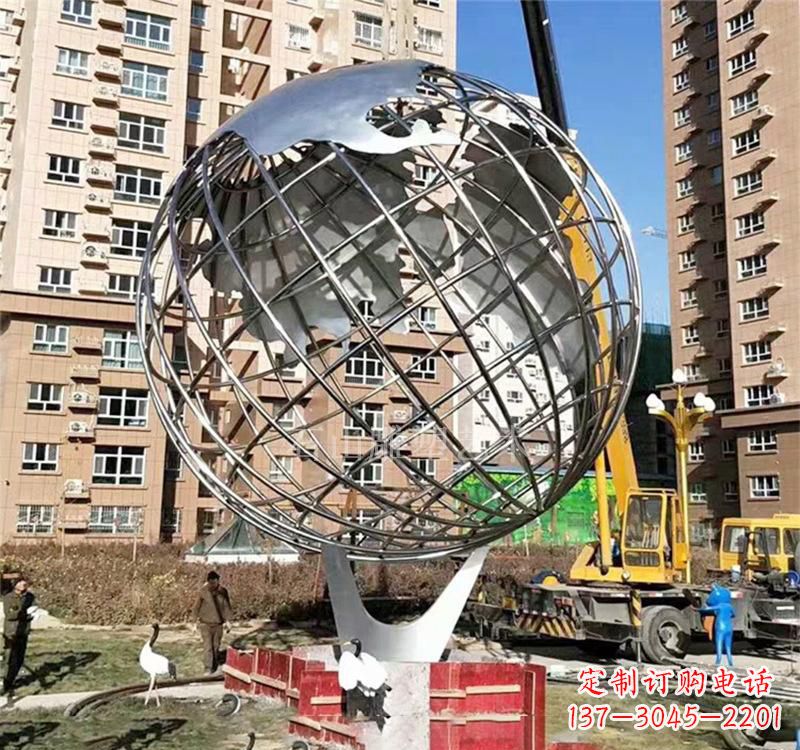 成都不锈钢地球仪雕塑以艺术表达地球的美