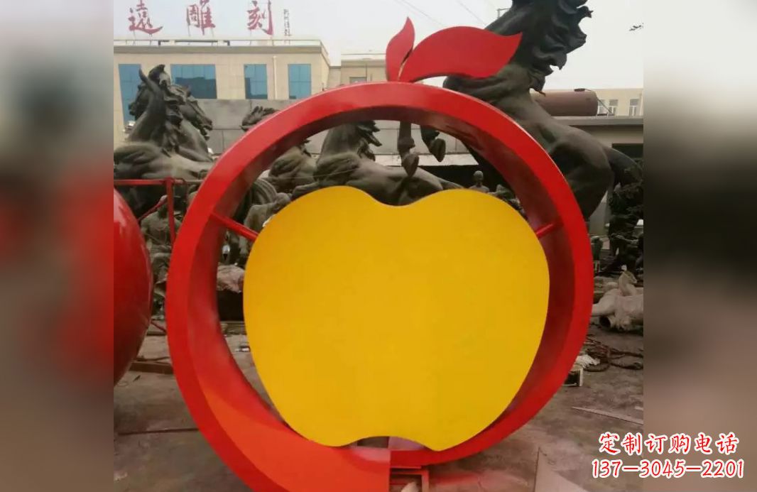 成都不锈钢苹果雕塑——见证爱与和平