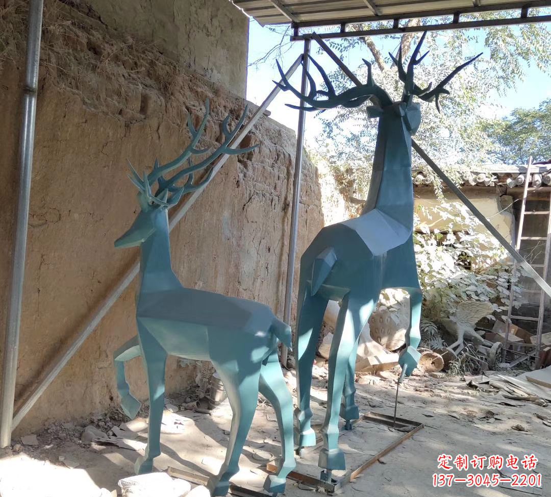 成都不锈钢切面景观鹿雕塑——给景观增添优雅