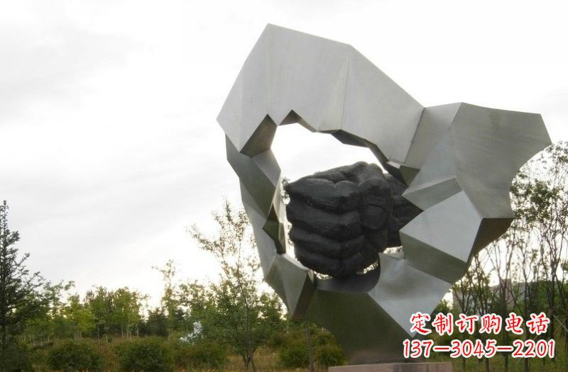 成都不锈钢拳头雕塑雕刻象征勇气和力量