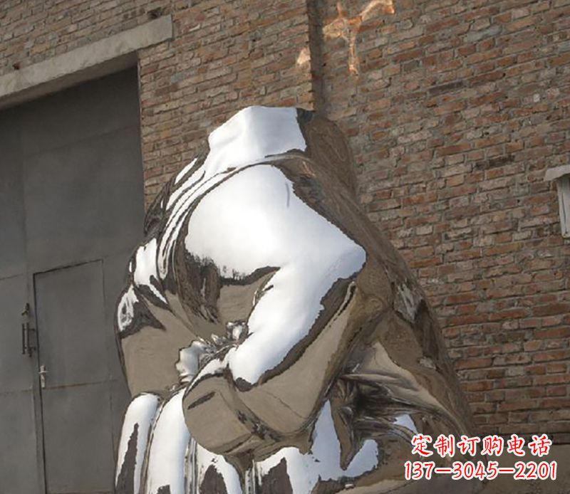 成都不锈钢拳头雕塑