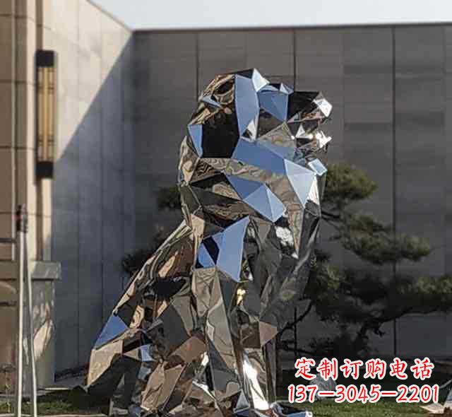 成都不锈钢狮子雕塑象征力量与美丽