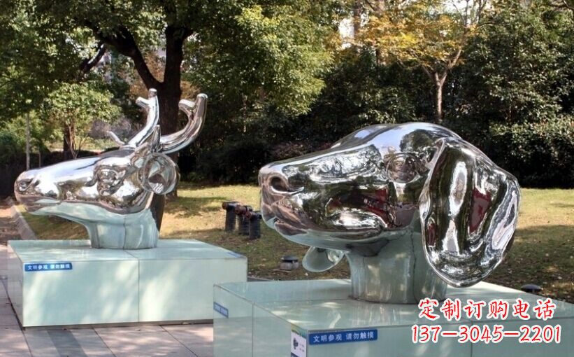 成都十二生肖头像景观雕塑