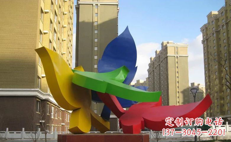 成都不锈钢树叶景观雕塑美丽而精致