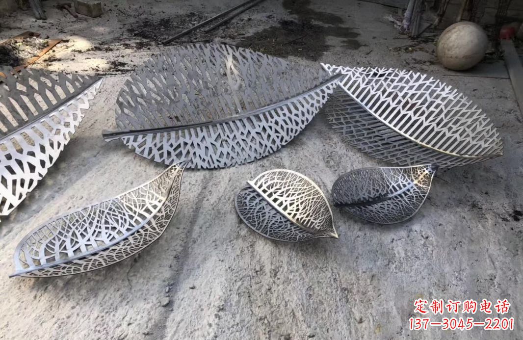 成都优雅的不锈钢树叶雕塑
