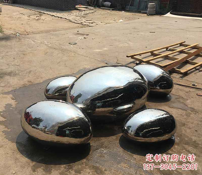 成都不锈钢水滴雕塑给景观增添独特魅力