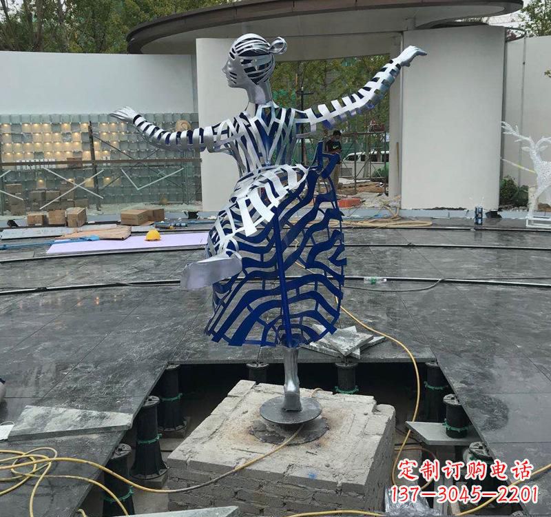 成都不锈钢女孩——精美雕塑