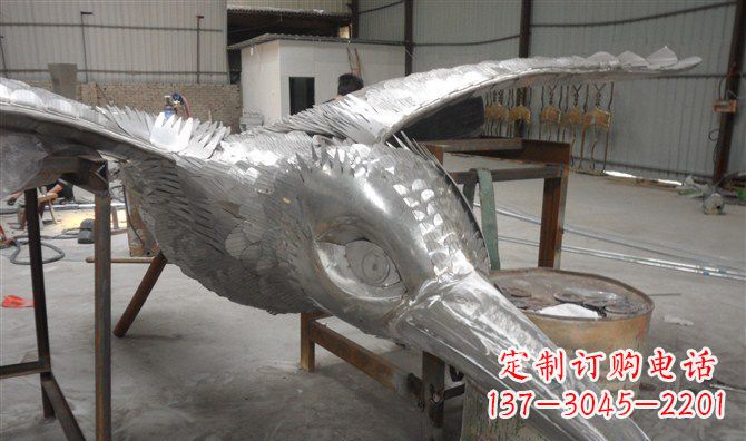成都不锈钢雄鹰展翅——自由之翼的象征