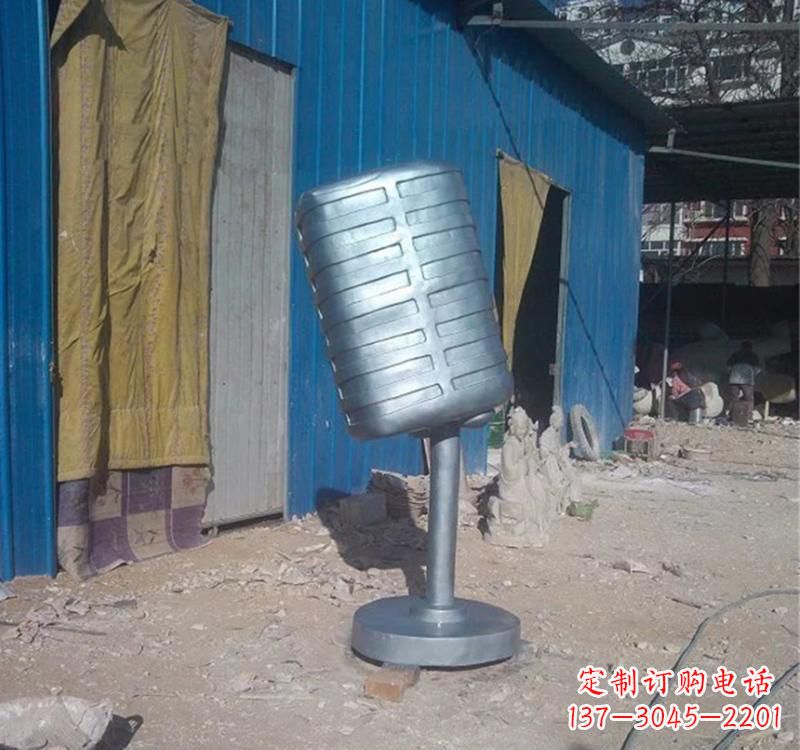 成都不锈钢艺术话筒雕塑——传承精神文化