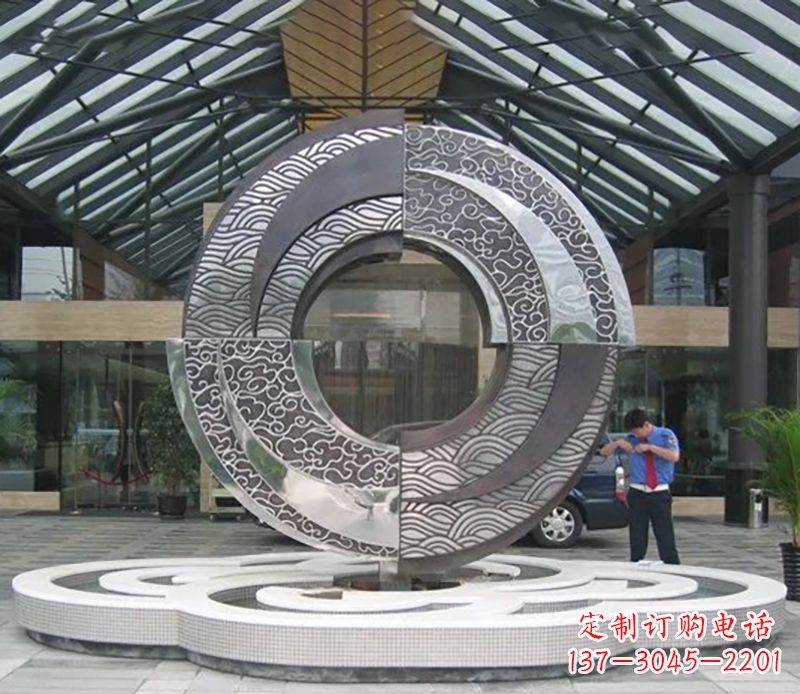 成都不锈钢圆环雕塑,点缀酒店空间