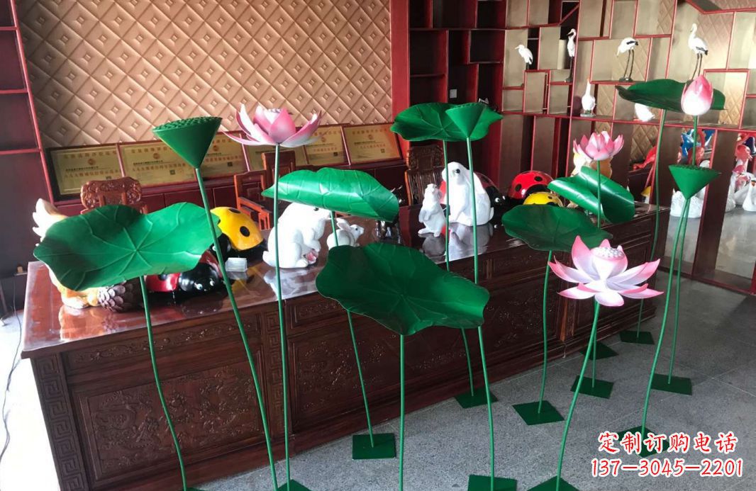 成都精美不锈钢荷叶雕塑