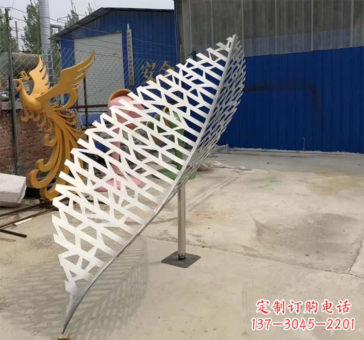 成都不锈钢园林树叶雕塑