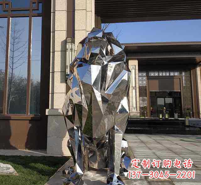 成都不锈钢狮子雕塑给园林带来神秘与力量