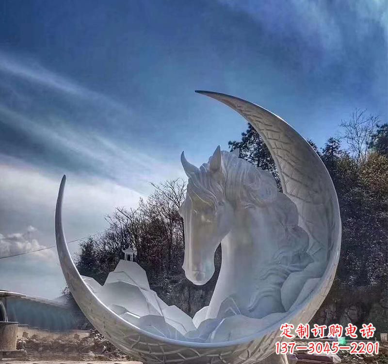 成都月亮的美丽缠绕——不锈钢月亮马雕塑
