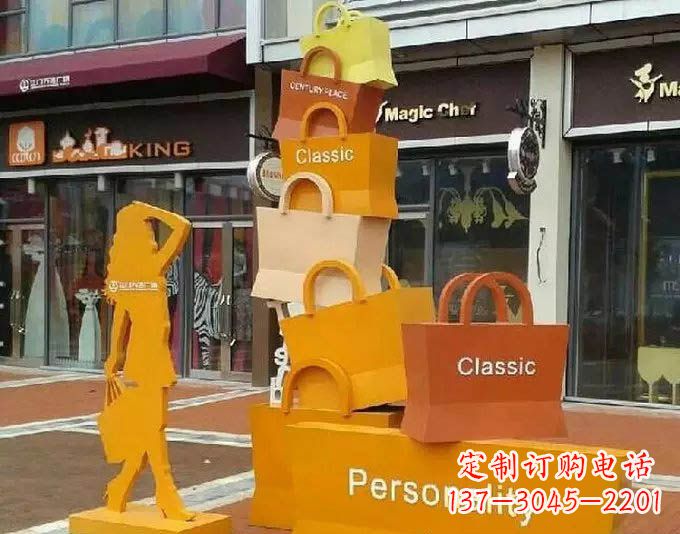 成都非凡购物袋雕塑——给步行街带来美好的变化