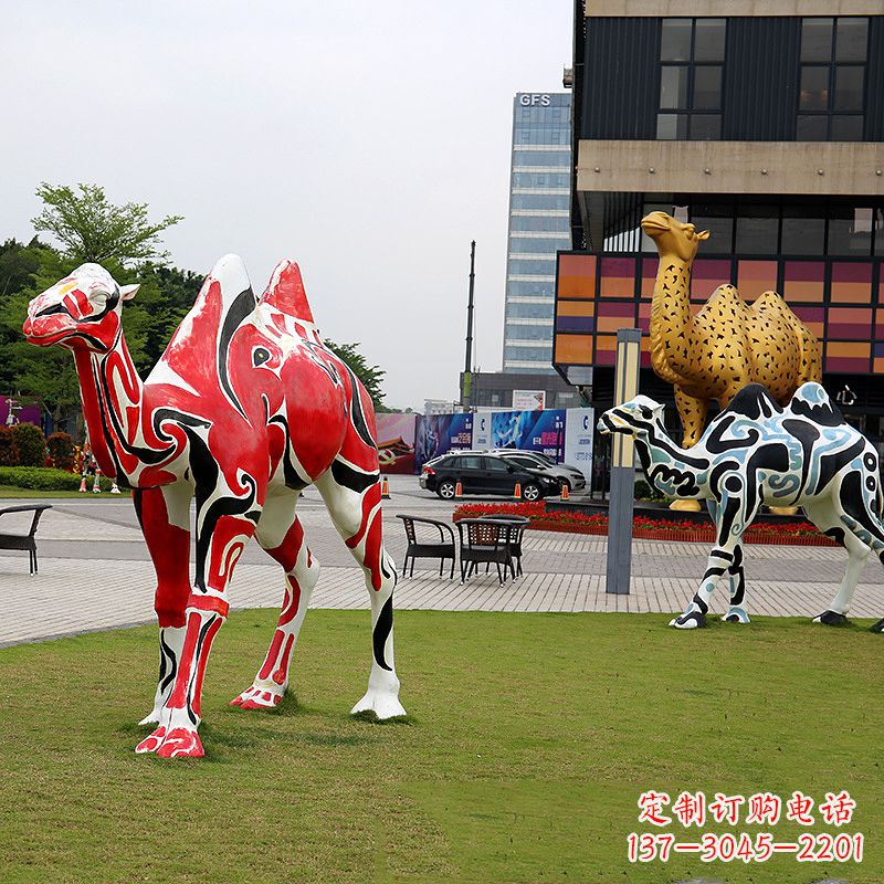 成都彩绘骆驼不锈钢雕塑城市园林的精美装饰