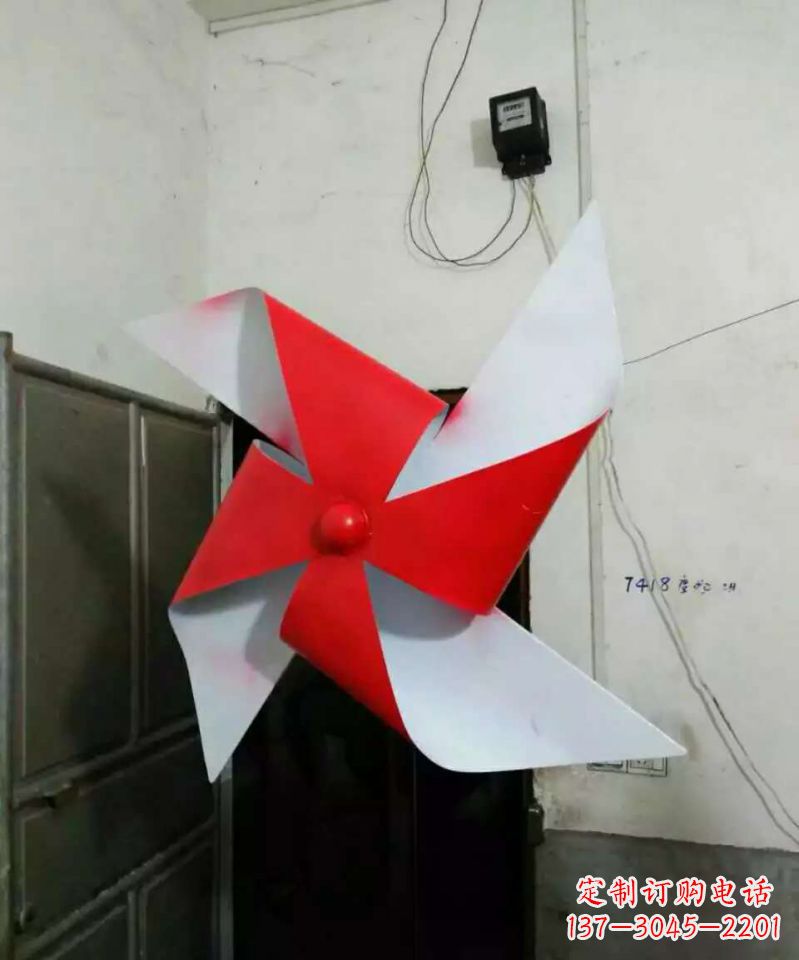 成都彩色不锈钢风车雕塑色彩缤纷的艺术瑰宝