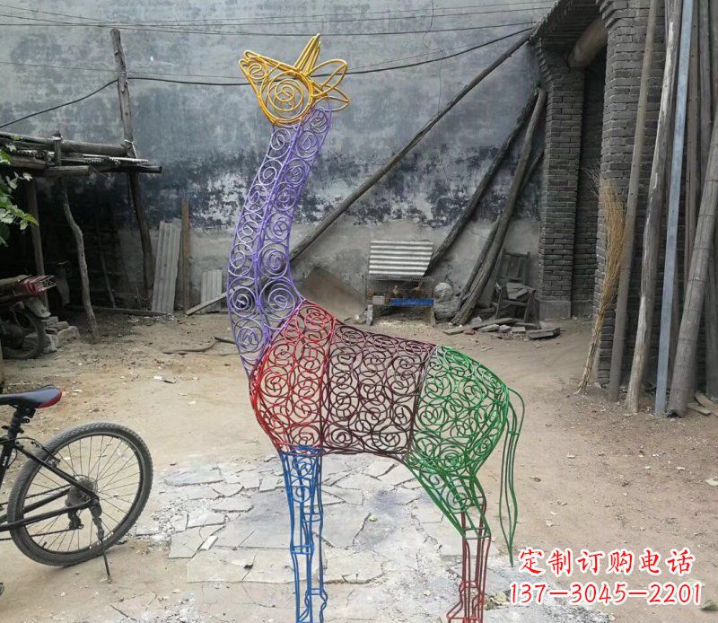 成都彩色不锈钢镂空梅花鹿雕塑——精美艺术品