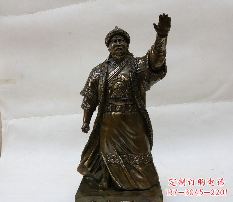 成都成吉思汗源自铜雕的传奇人物