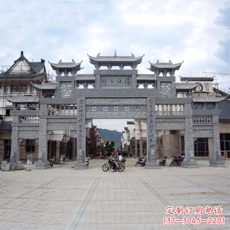 成都五门石雕牌坊传承中国古典雕塑文化