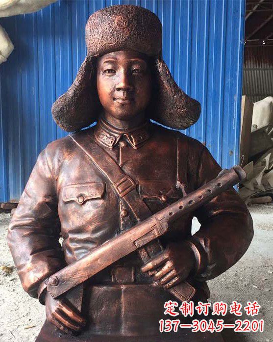 成都雷锋雕塑象征着无私奉献的力量