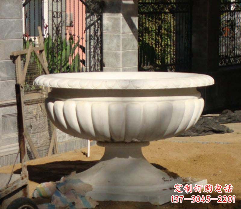 成都精美大理石花盆雕塑