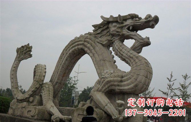 成都大理石龙雕塑,象征着力量与尊贵