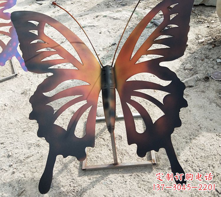 成都大型不锈钢铁艺蝴蝶雕塑,户外公园园林彩色昆虫摆件