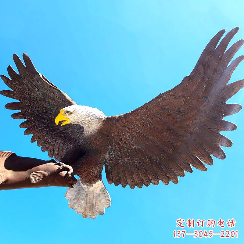 成都精致仿真老鹰玻璃钢雕塑