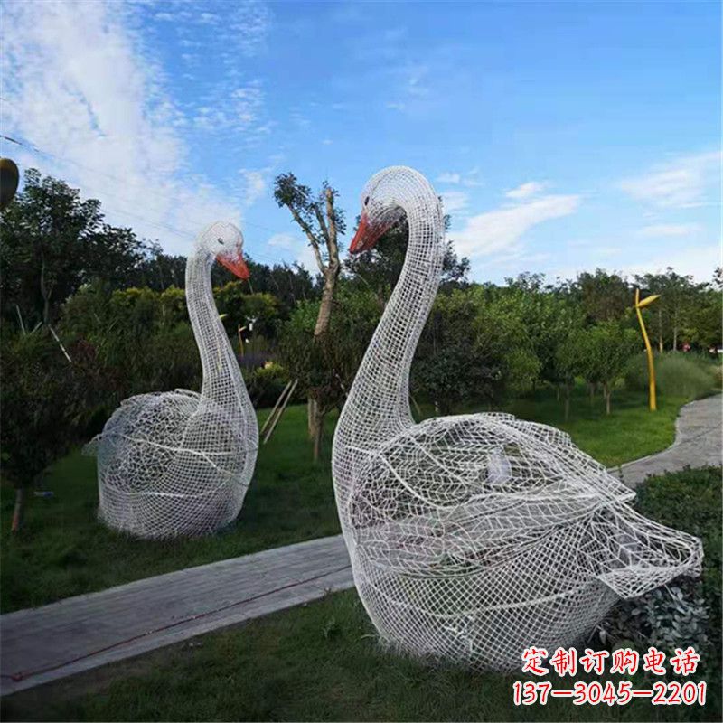 成都梦幻般的大型网格天鹅景观动物雕塑