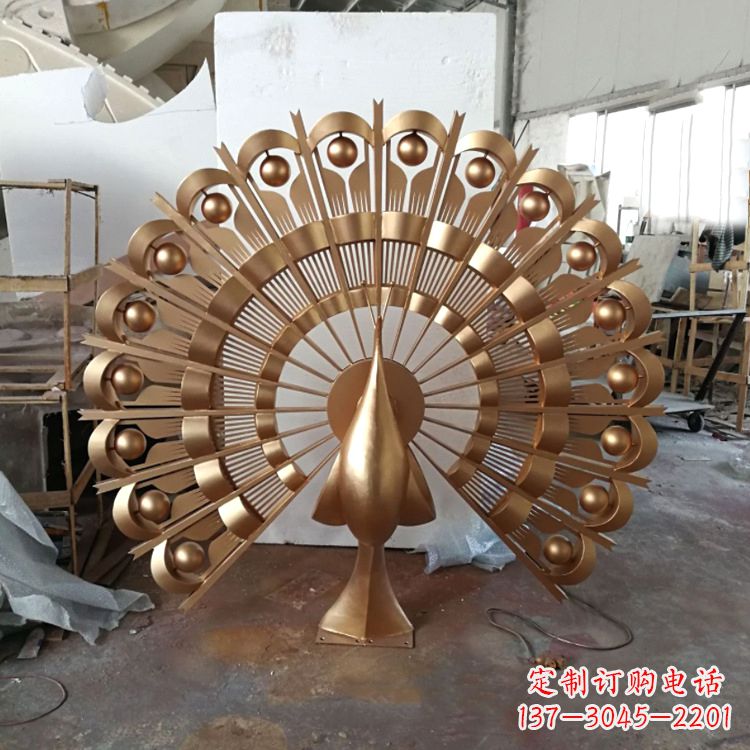 成都仿铜色不锈钢孔雀雕塑