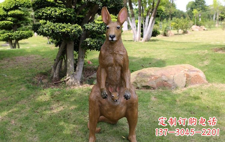 成都公园玻璃钢仿真袋鼠雕塑