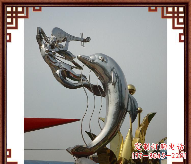 成都活力满满的海豚雕塑