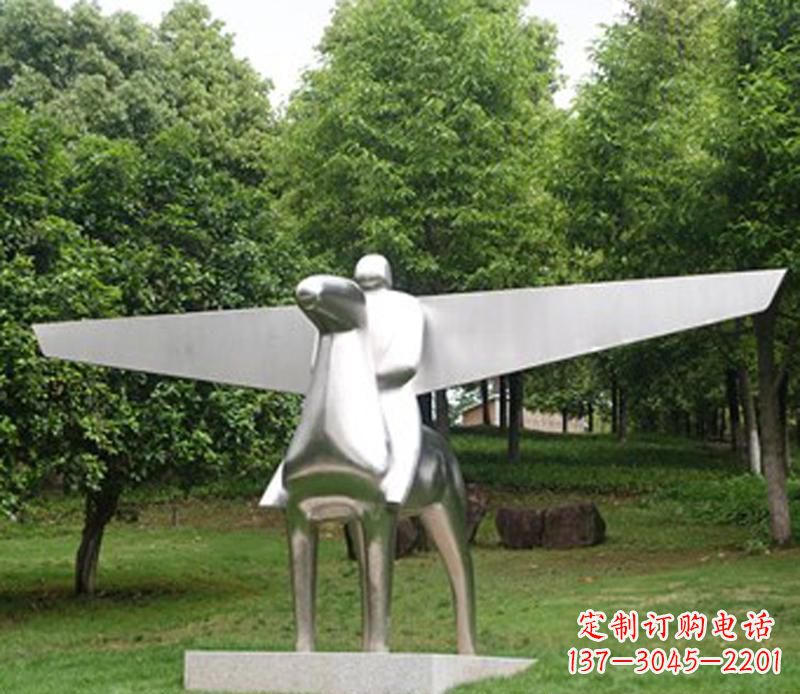 成都优雅而独特的不锈钢飞马雕塑