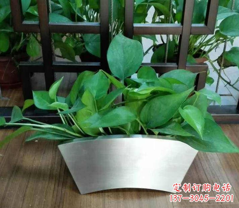 成都高质量不锈钢花盆雕塑,享受自然完美烘托