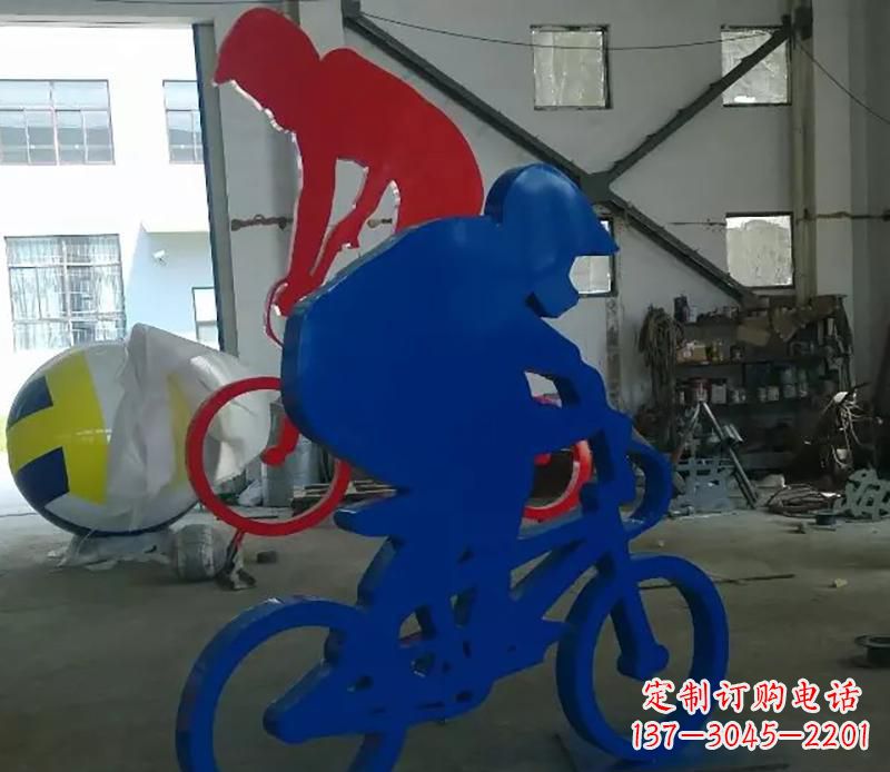 成都公园不锈钢骑自行车运动人物雕塑