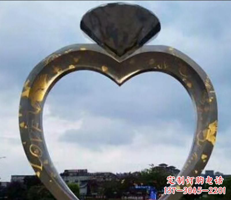 成都不锈钢大型钻石戒指景观雕塑
