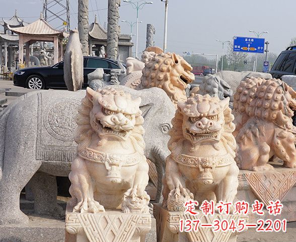 成都公园动物晚霞红狮子石雕