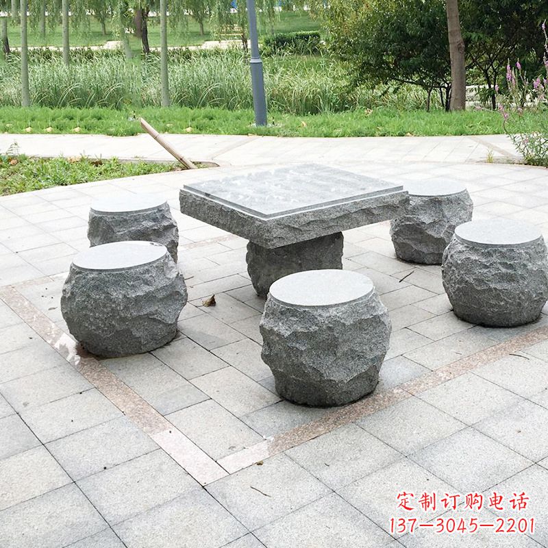 成都新题目“古典风格石桌凳雕塑”