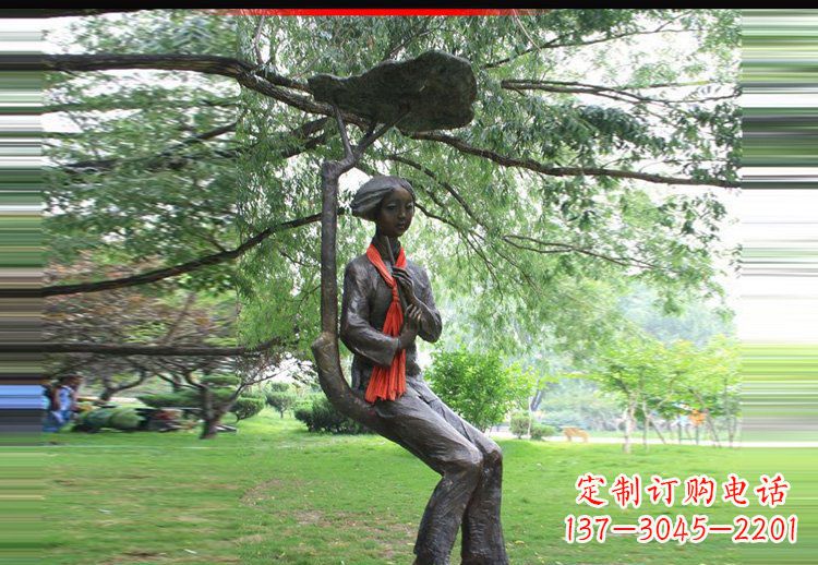 成都可爱迷人的美女雕塑