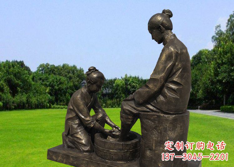 成都浓浓爱意的母爱,定制青铜铸造的母亲雕塑
